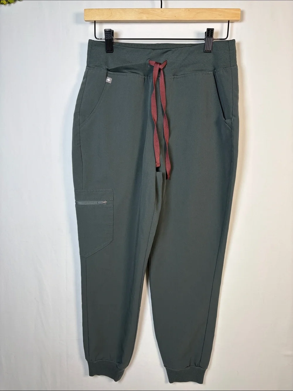 FIGS Zamora Petite Jogger Scrub Bottoms W22SW2012P size Small/Petite